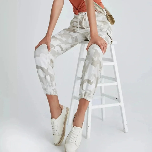 NWT Anthropologie Sanctuary Carefree Cargo Pants Size Large - Picture 1 of 6